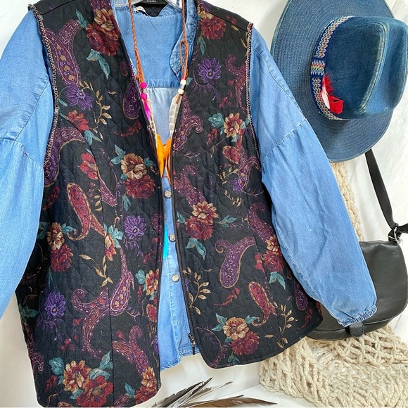 ✨ MADE in CANADA upcycled vintage quilted boho vest w paisley southwestern vibe - Picture 5 of 14